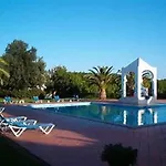 Apartmán Quintavelha Pool Privategarage&balcony Flat 120 *